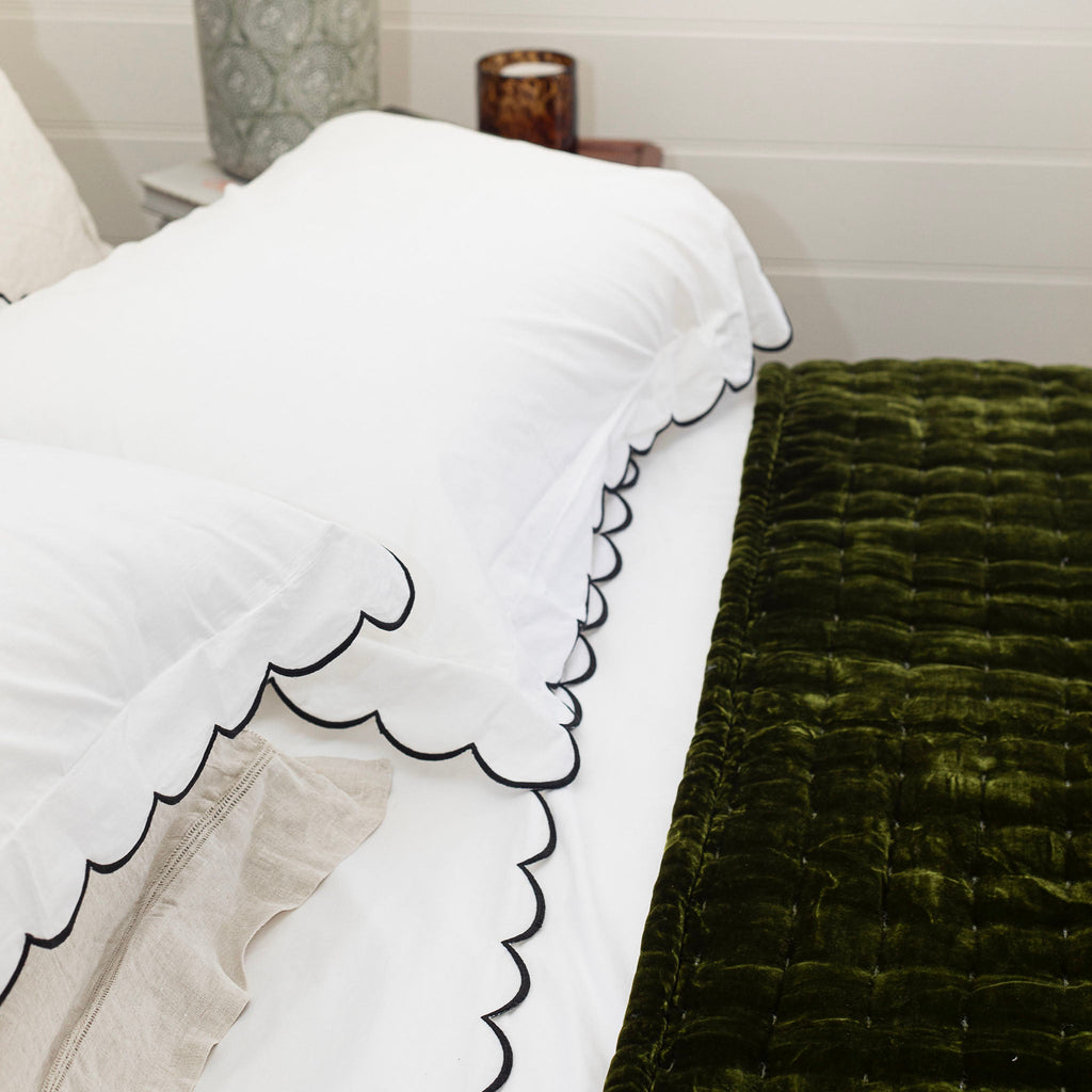Scalloped Edge Cotton Pillowcases in Black 450 Thread Count
