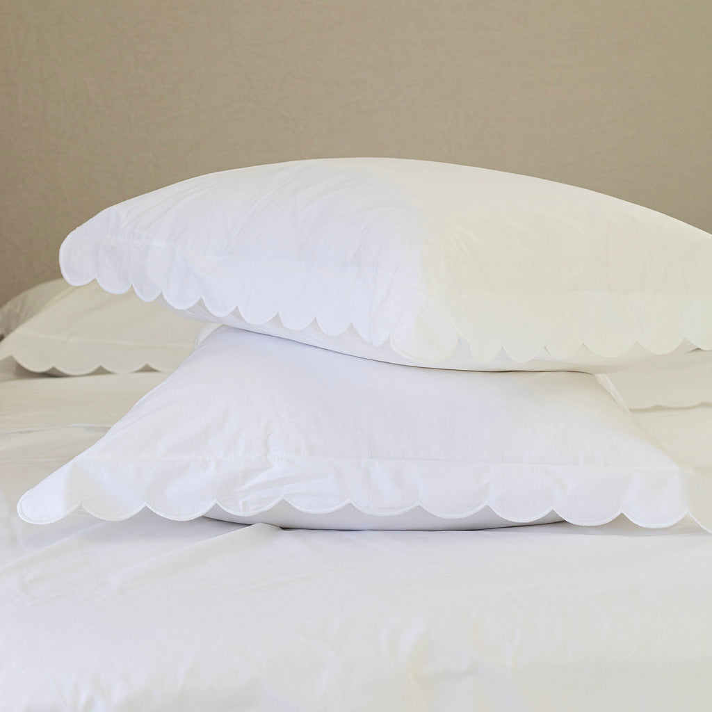 Scalloped Edge Cotton Flat Sheet in White - 450 Thread Count