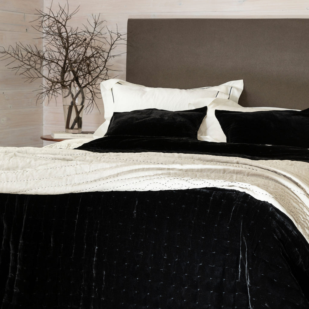 Allure Silk Velvet & Linen Quilt Set - Black