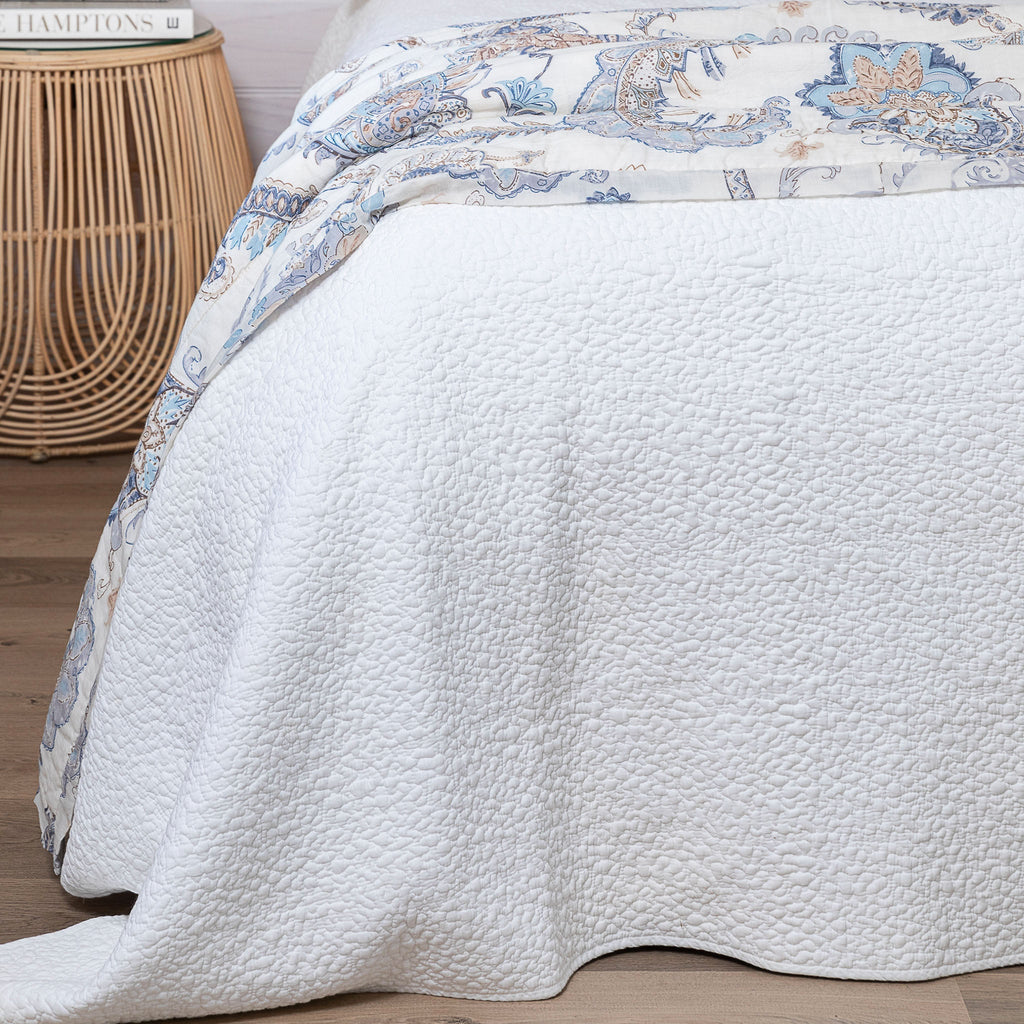 Provencal Cotton Quilt in White