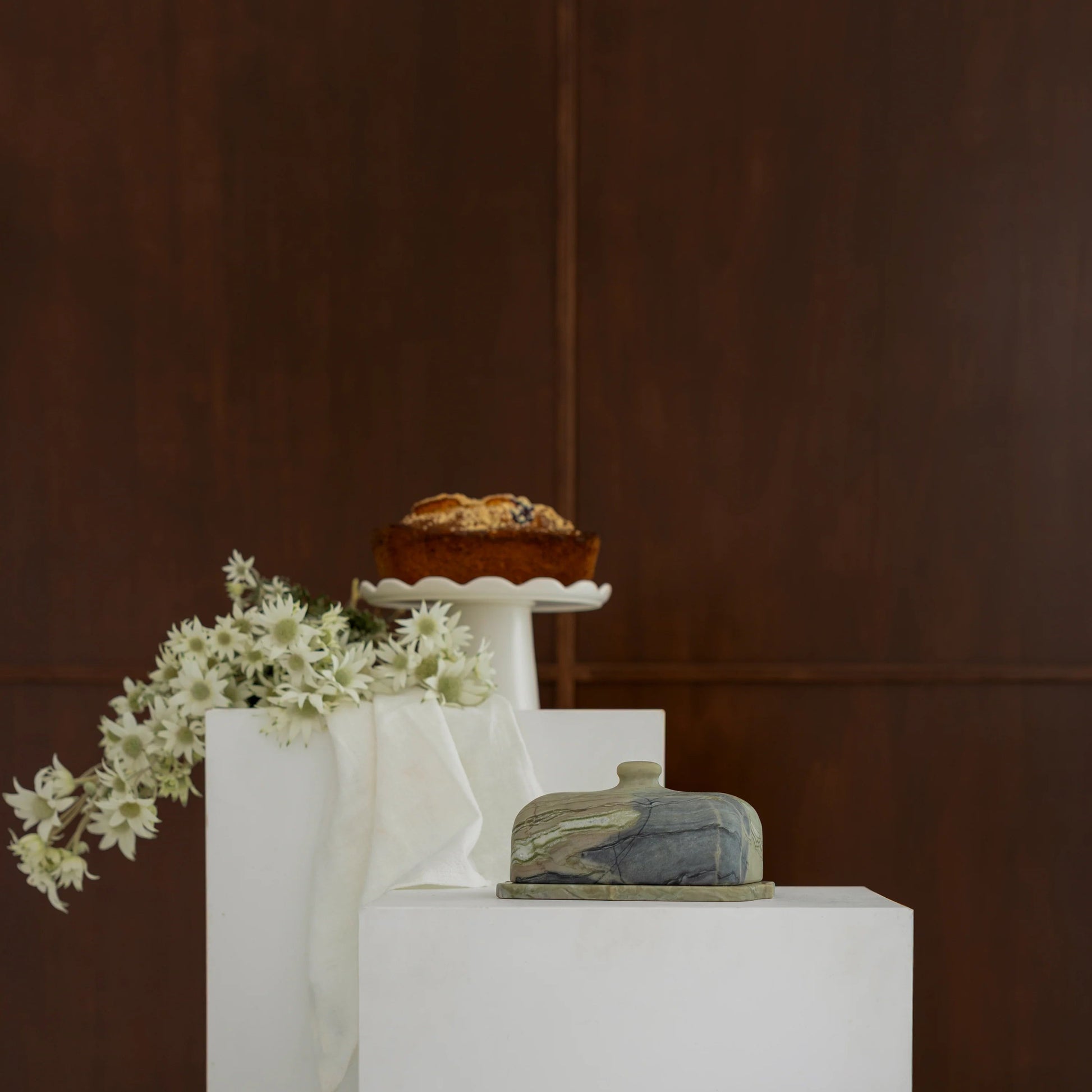 Cameo Oblong Cake Tray