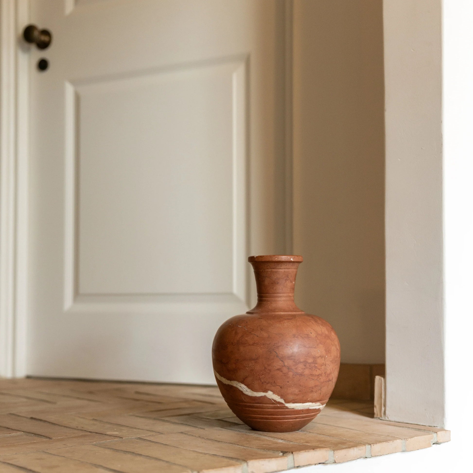 Fountain Funnel Neck Vessel