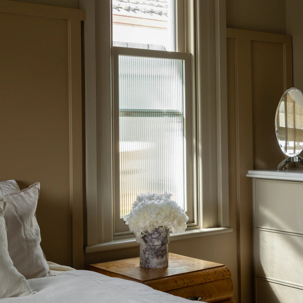 Embrace Table Holder Medium