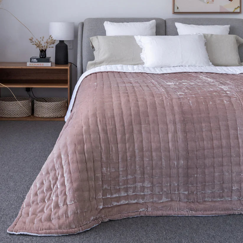 Allure Blanc Silk Velvet & Linen Quilt - Dusty Pink