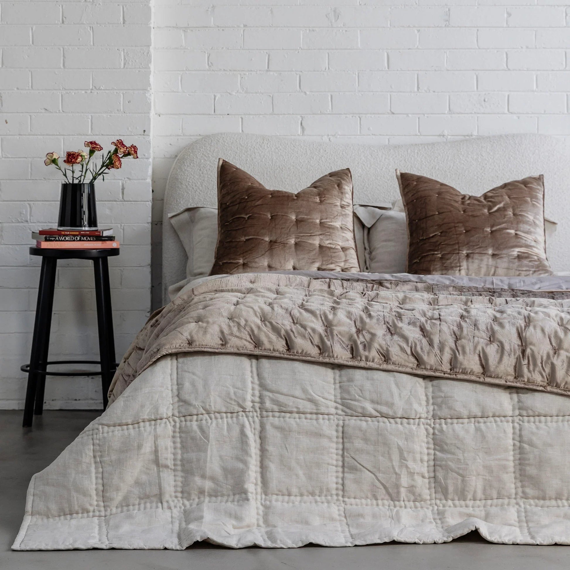 Dainty Cotton Velvet Throw - Mocha