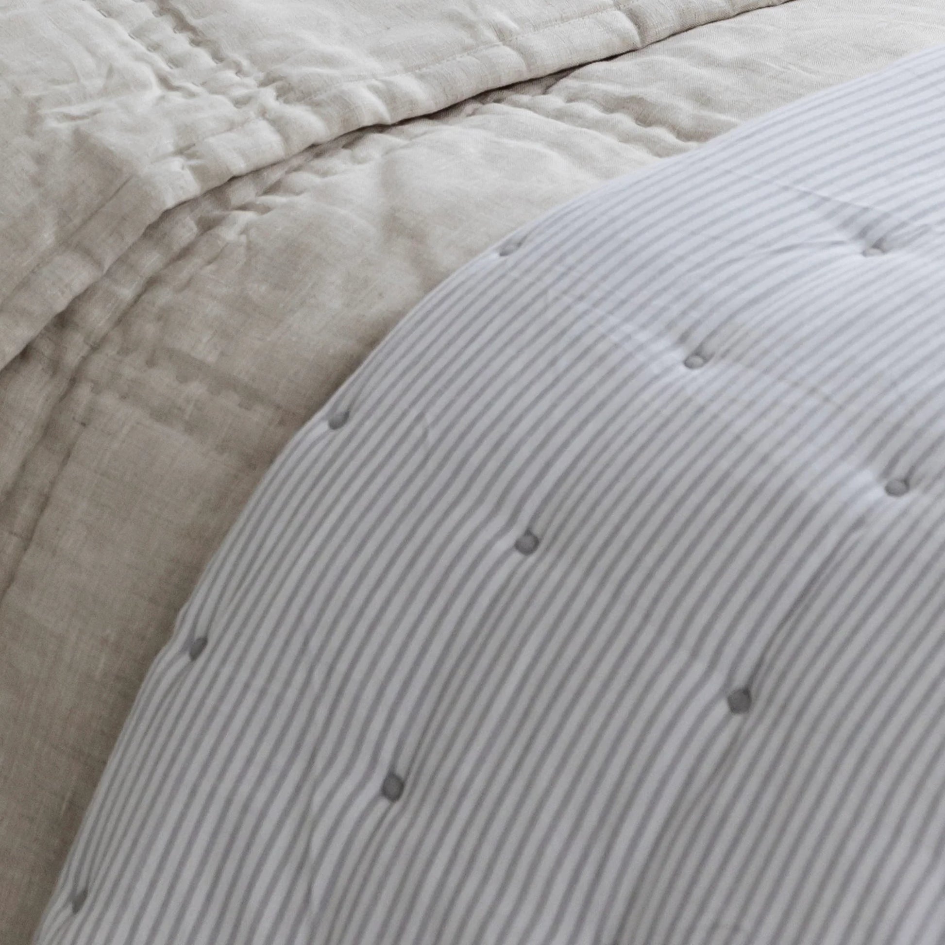 Dainty Cotton Velvet Throw - Snow