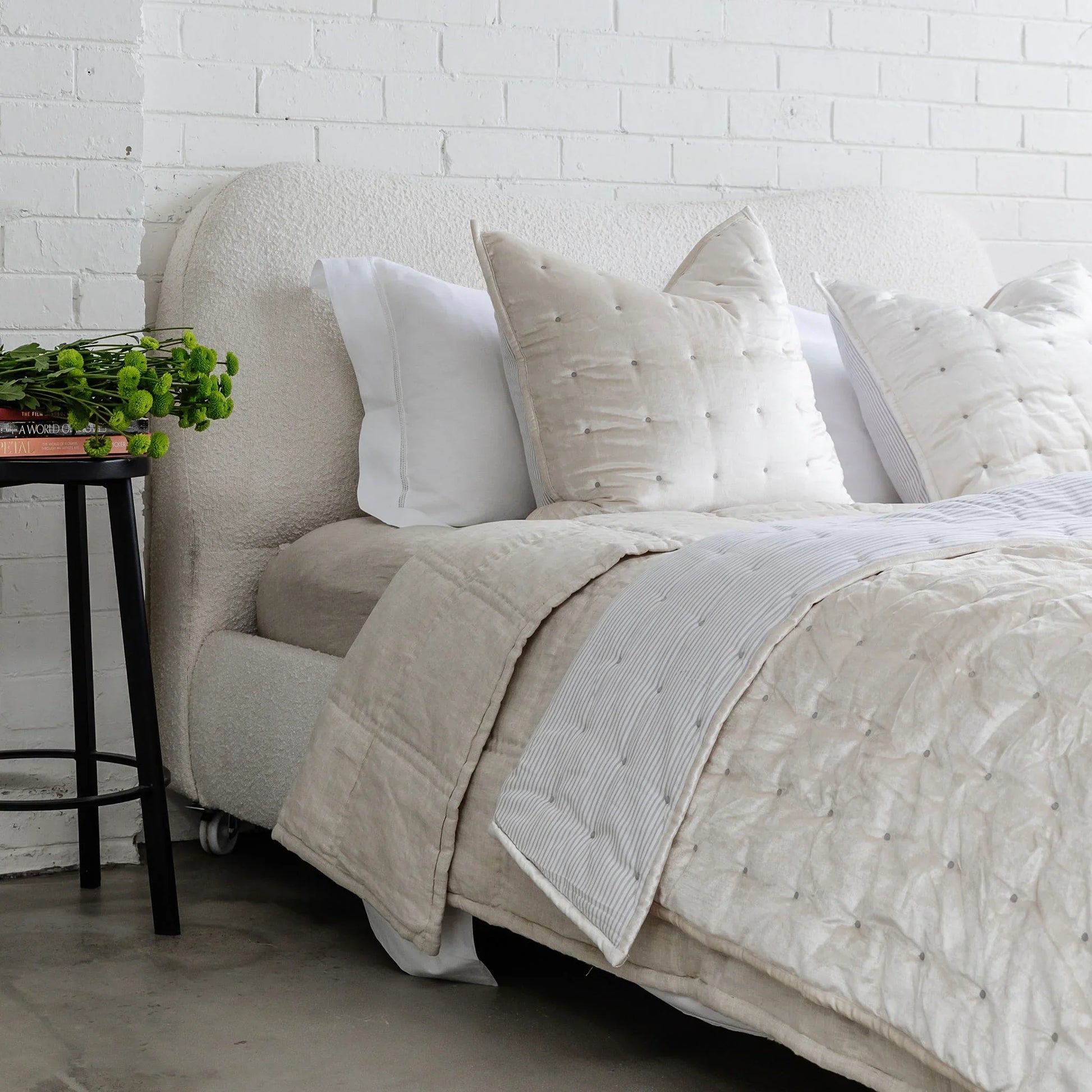 Dainty Cotton Velvet Throw - Snow