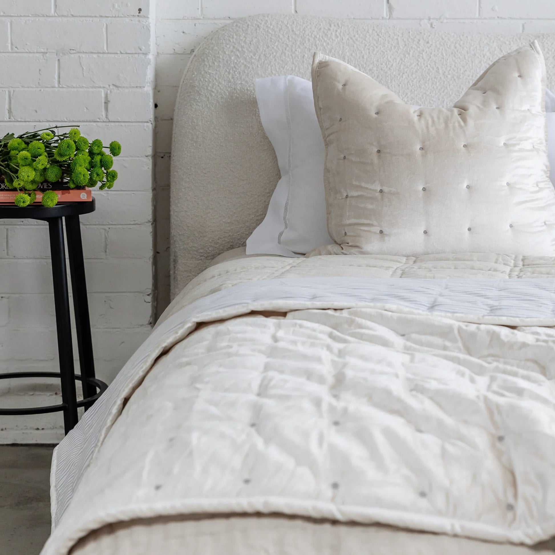 Dainty Cotton Velvet Throw - Snow