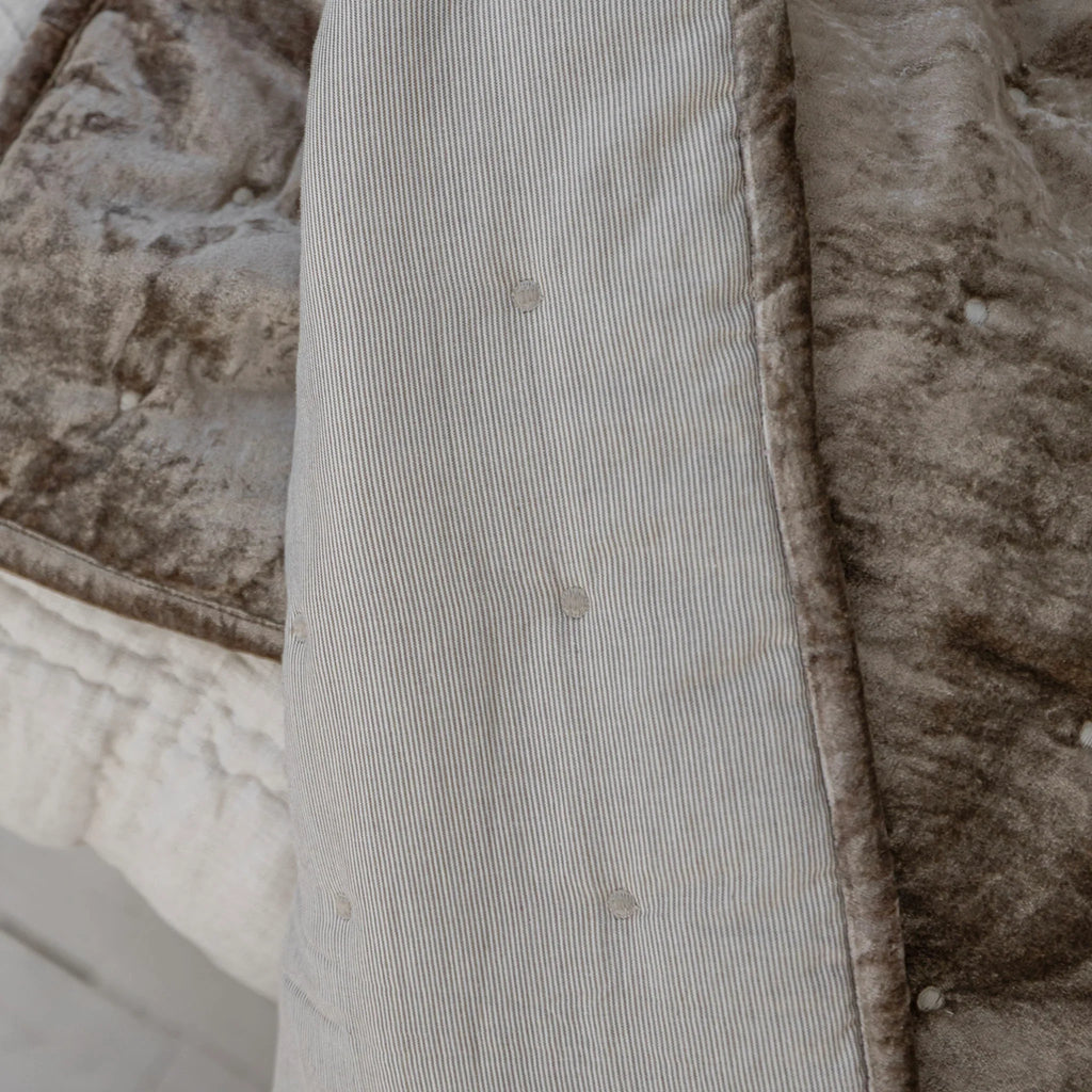 Dainty Cotton Velvet Throw - Mocha