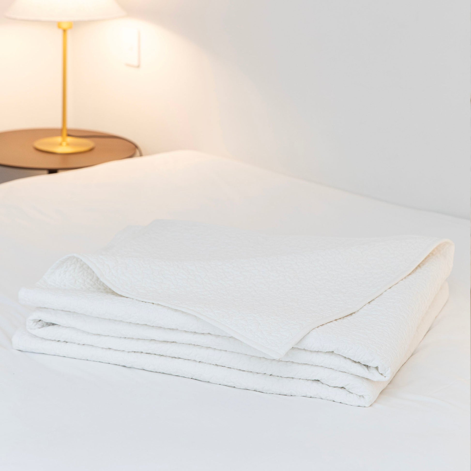 Provencal Cotton Quilt in White