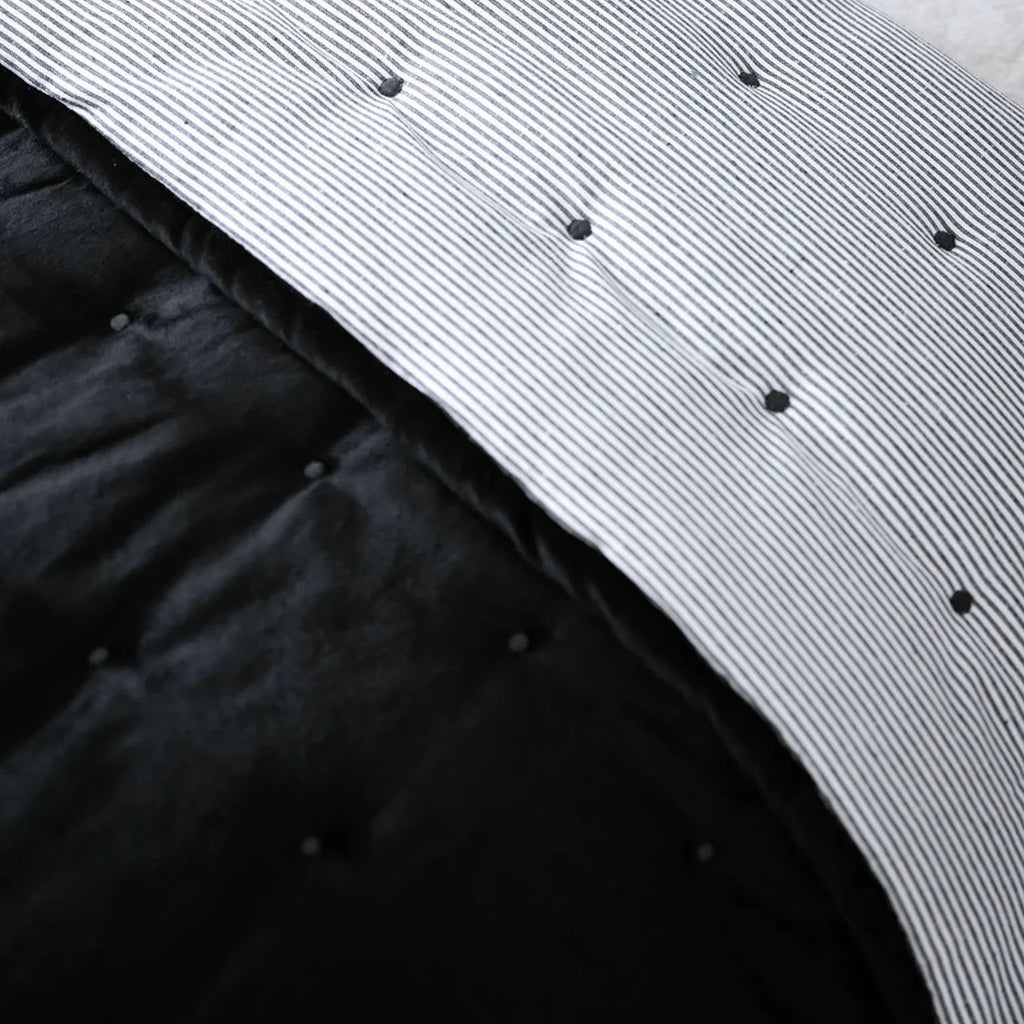 Dainty Cotton Velvet Throw - Black