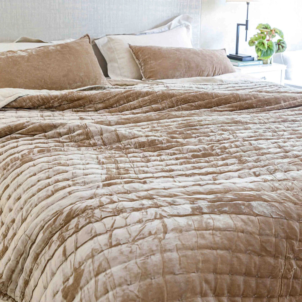 Allure Silk Velvet & Linen Quilt - Latte