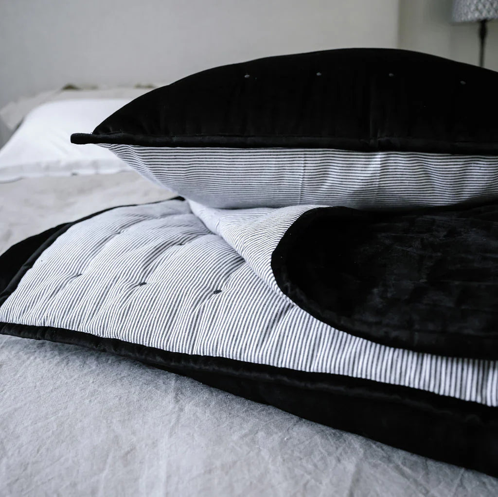 Dainty Cotton Velvet Throw - Black