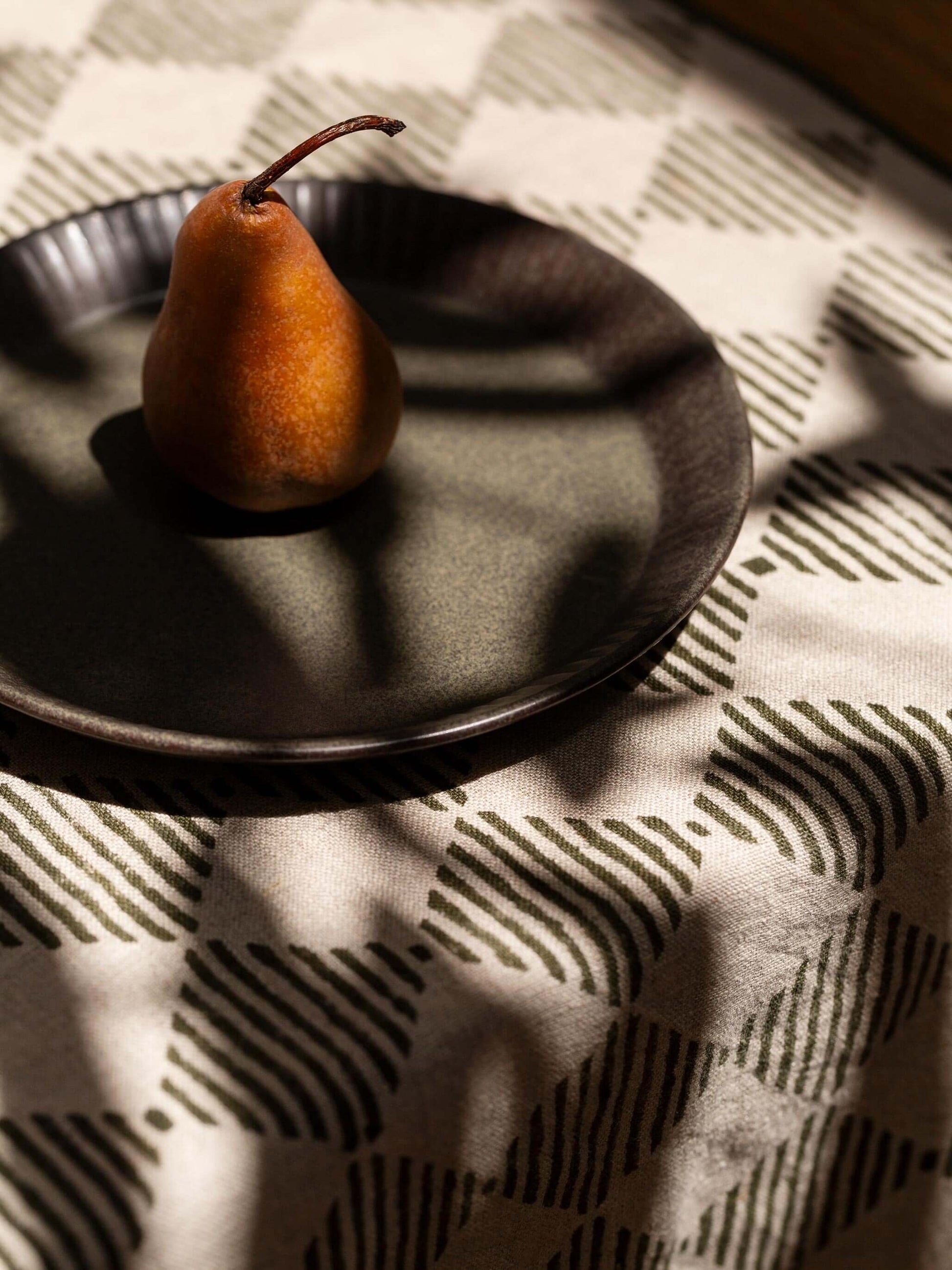 Quinn Olive Table Runner