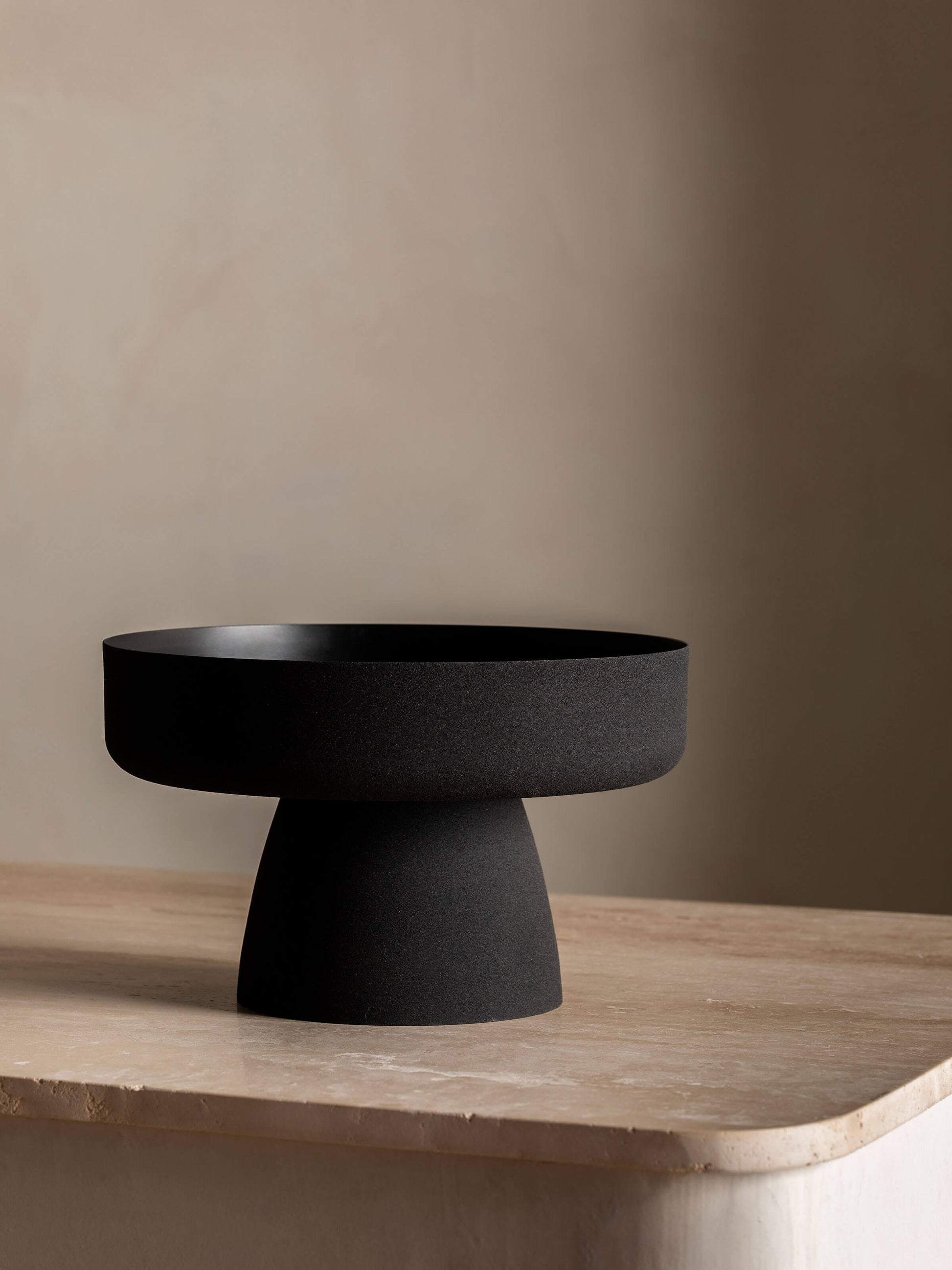 Mona Black Pedestal