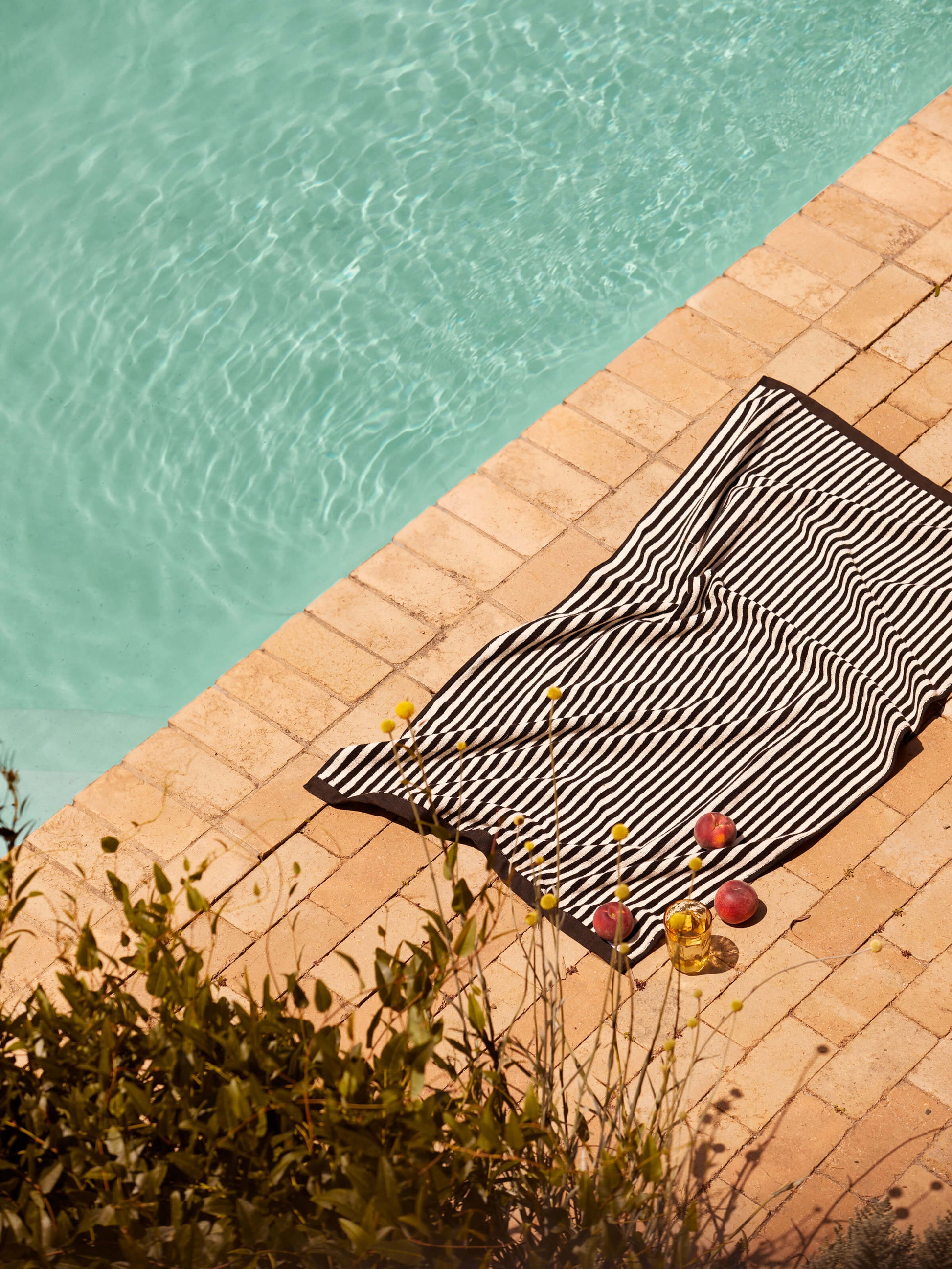 Raye Noir Towels