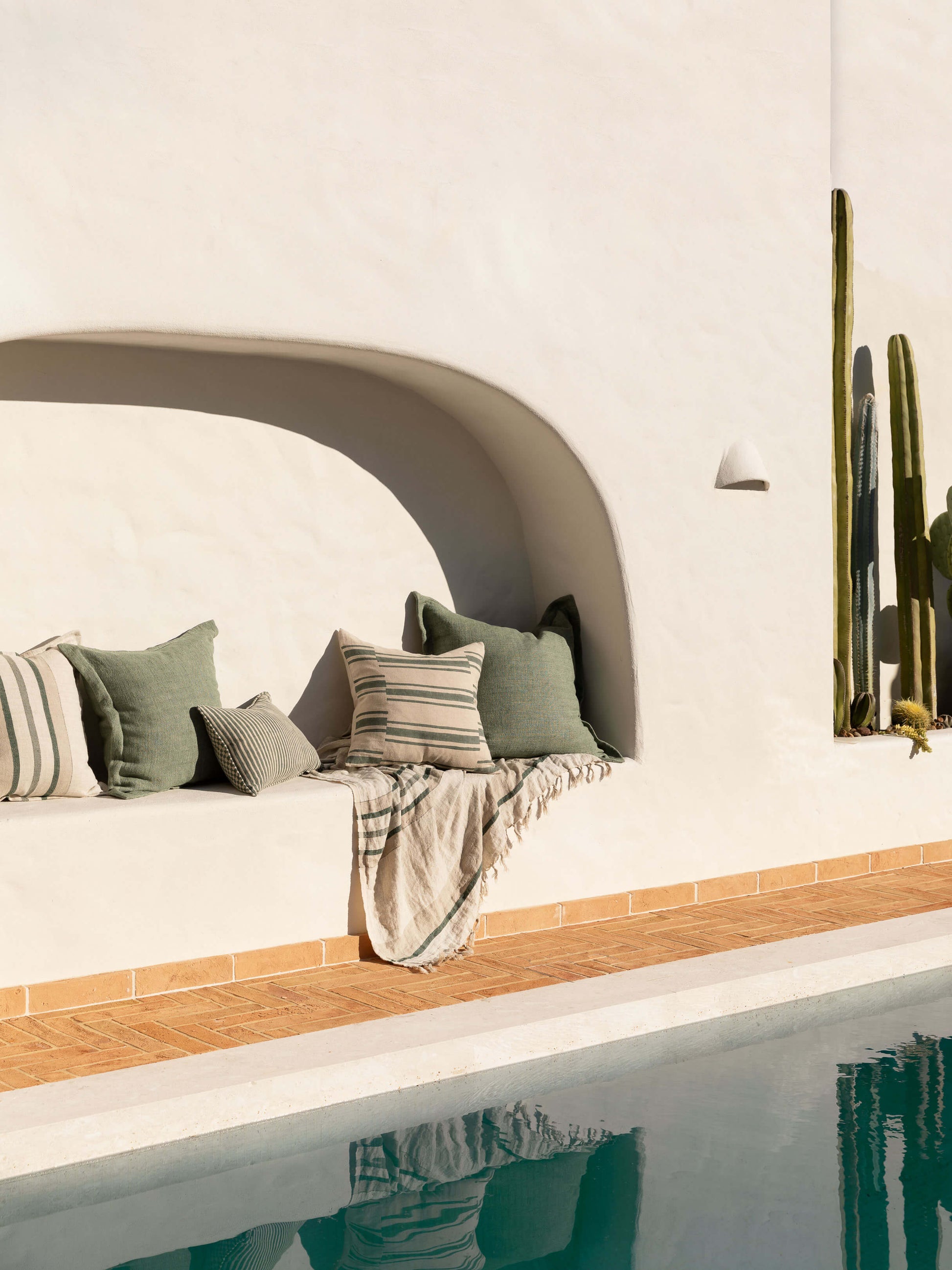 Burton Seagrass Tailored Heavy Linen Cushion