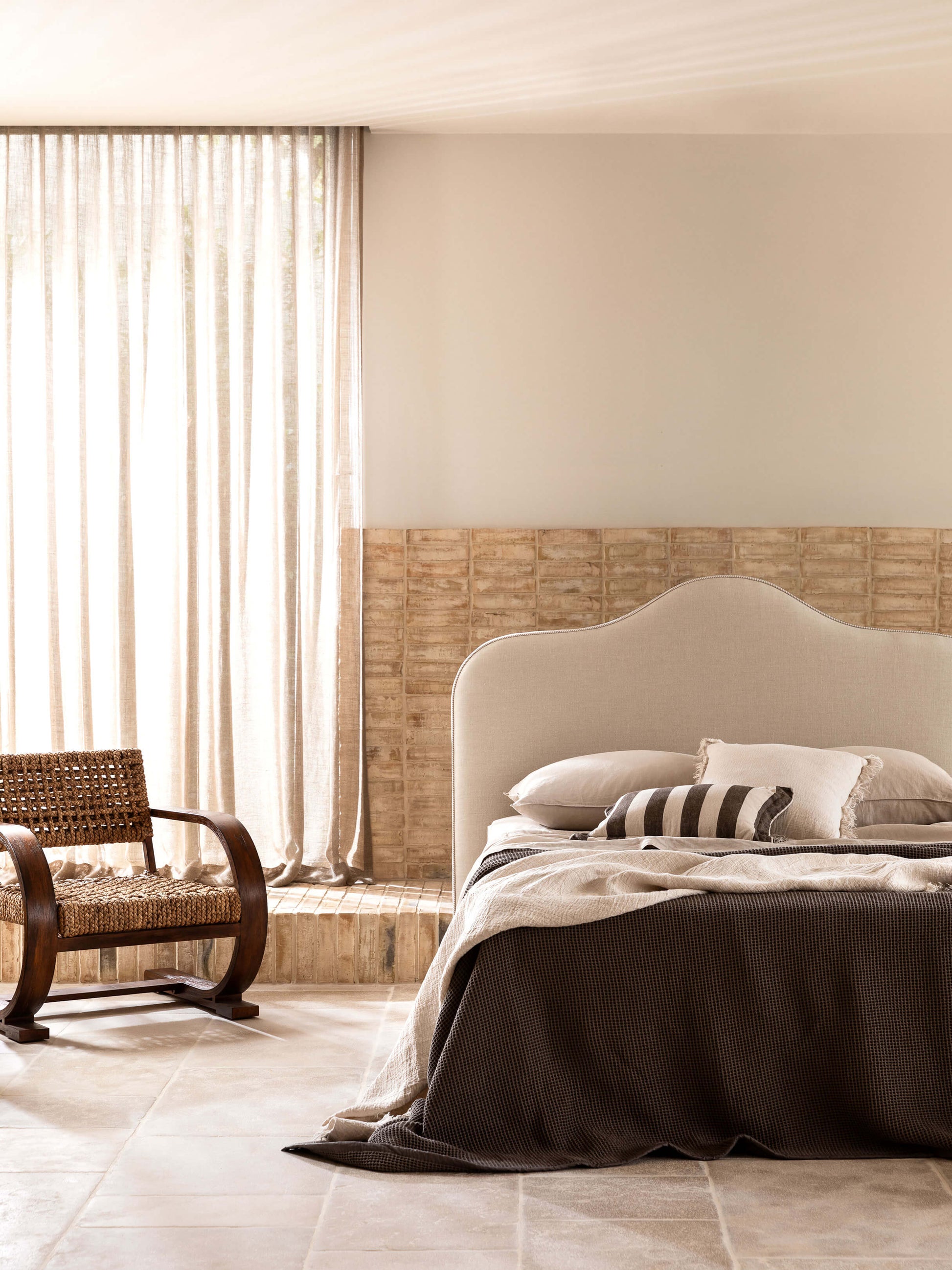 Ava Nougat Pure Linen Throw