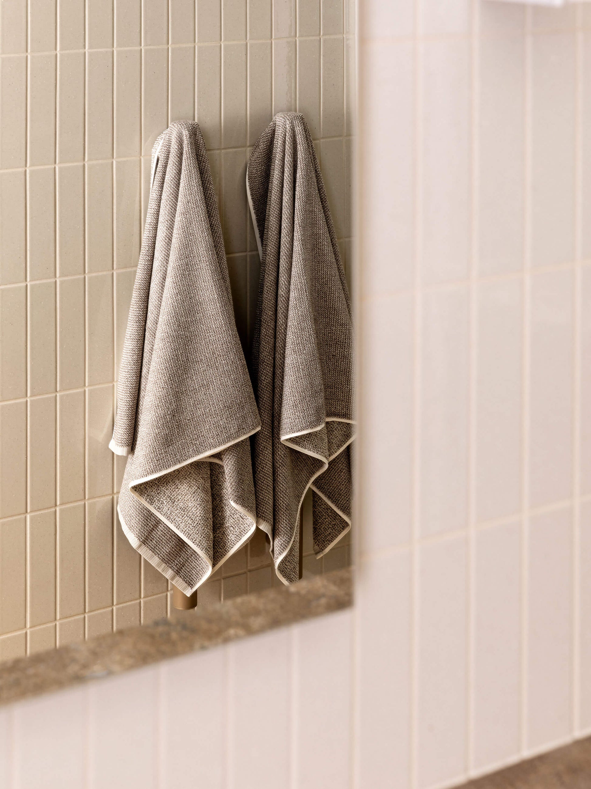 Tweed Light Towels