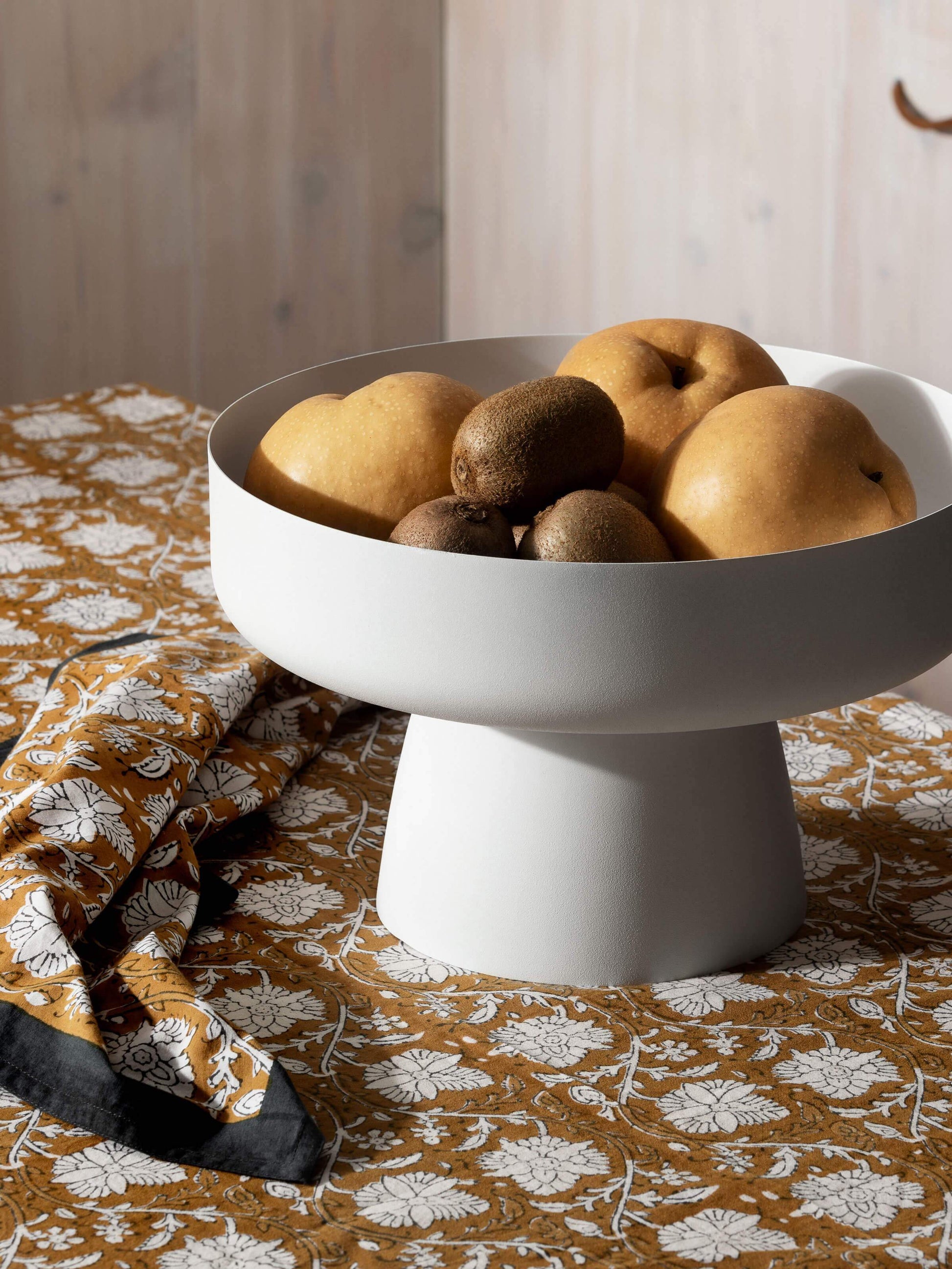 Mona Pedestal - Latte Planter Summer 21