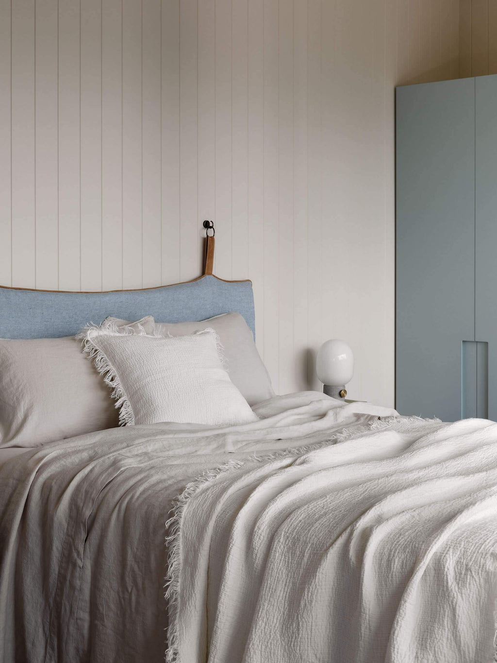 Ava Chalk Pure Linen Throw