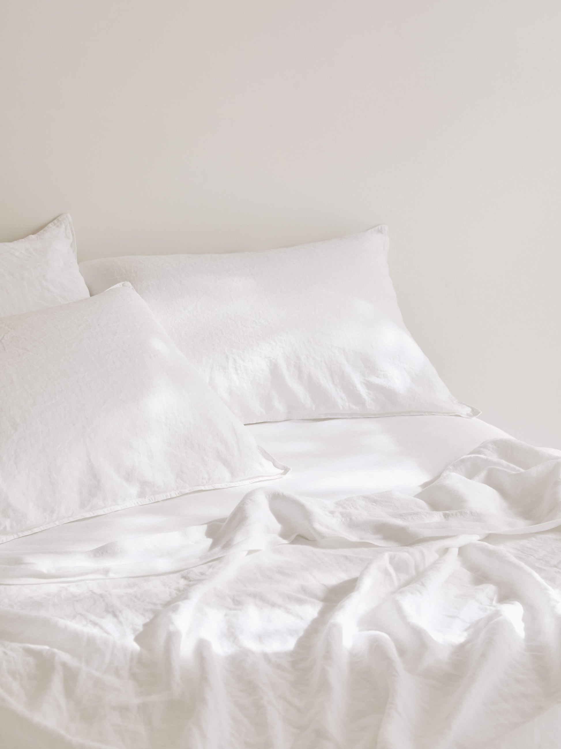 Mondo White Organic French Linen Sheet Set