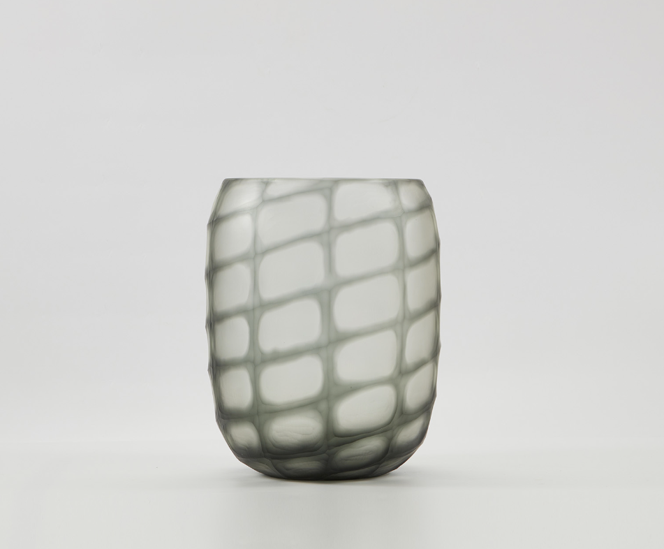 Canasta Vase in Smoke