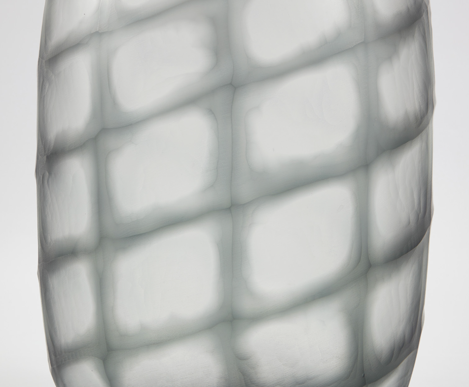 Canasta Vase in Smoke
