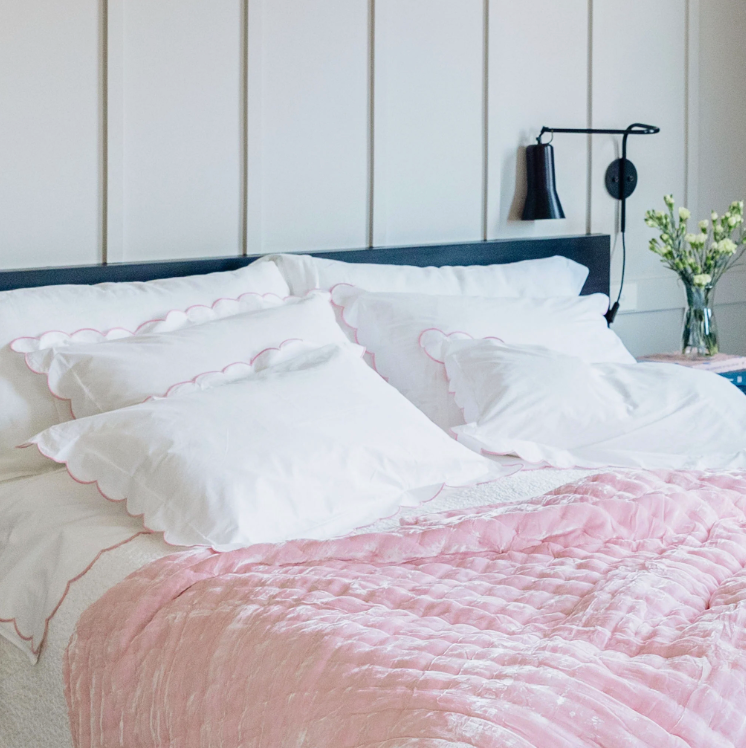 Scalloped Edge Cotton Duvet Cover in Pink