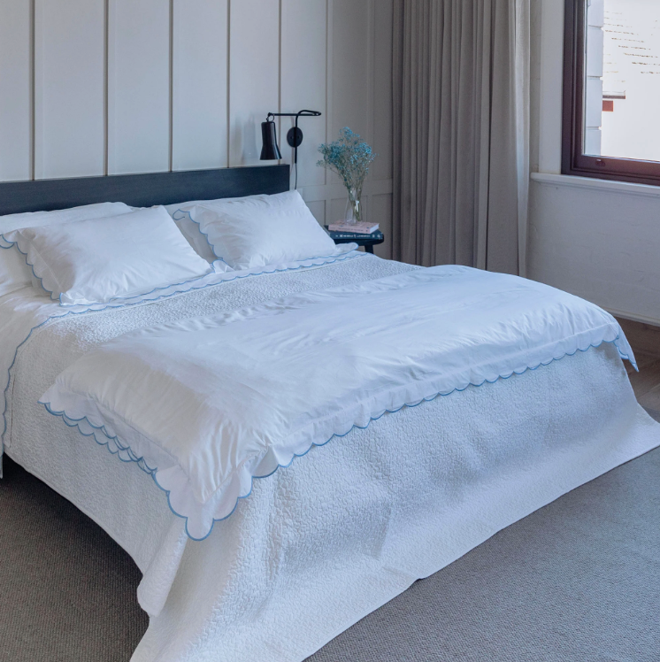 Scalloped Edge Cotton Duvet Cover in Blue