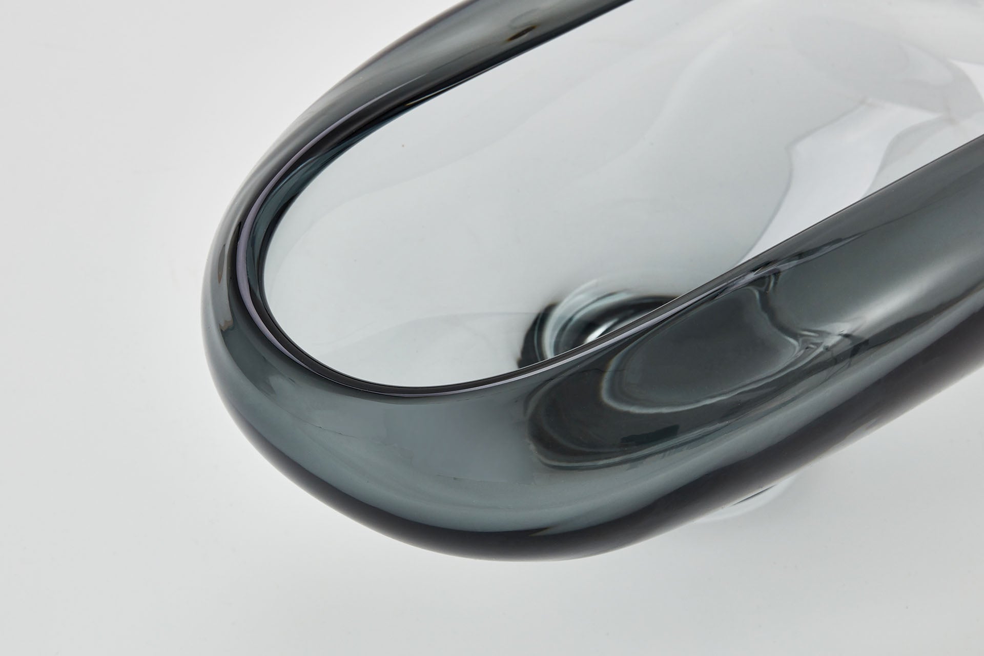 Droplet Vase in Ocean