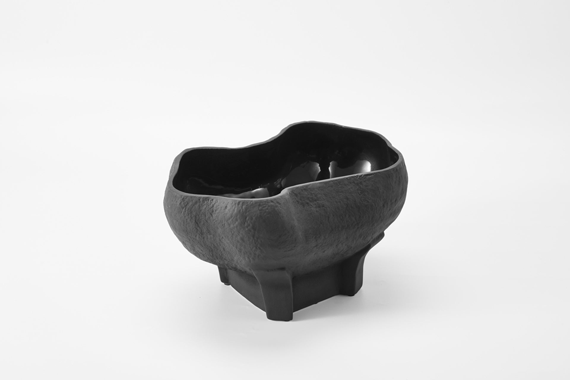 Conch Bowl in Ebony