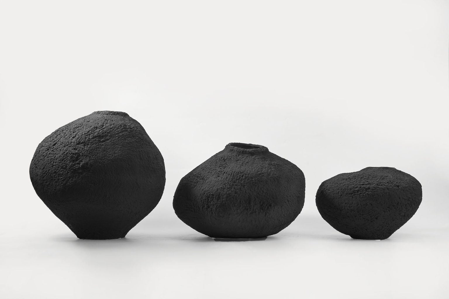 Urchin Vase Bitumen