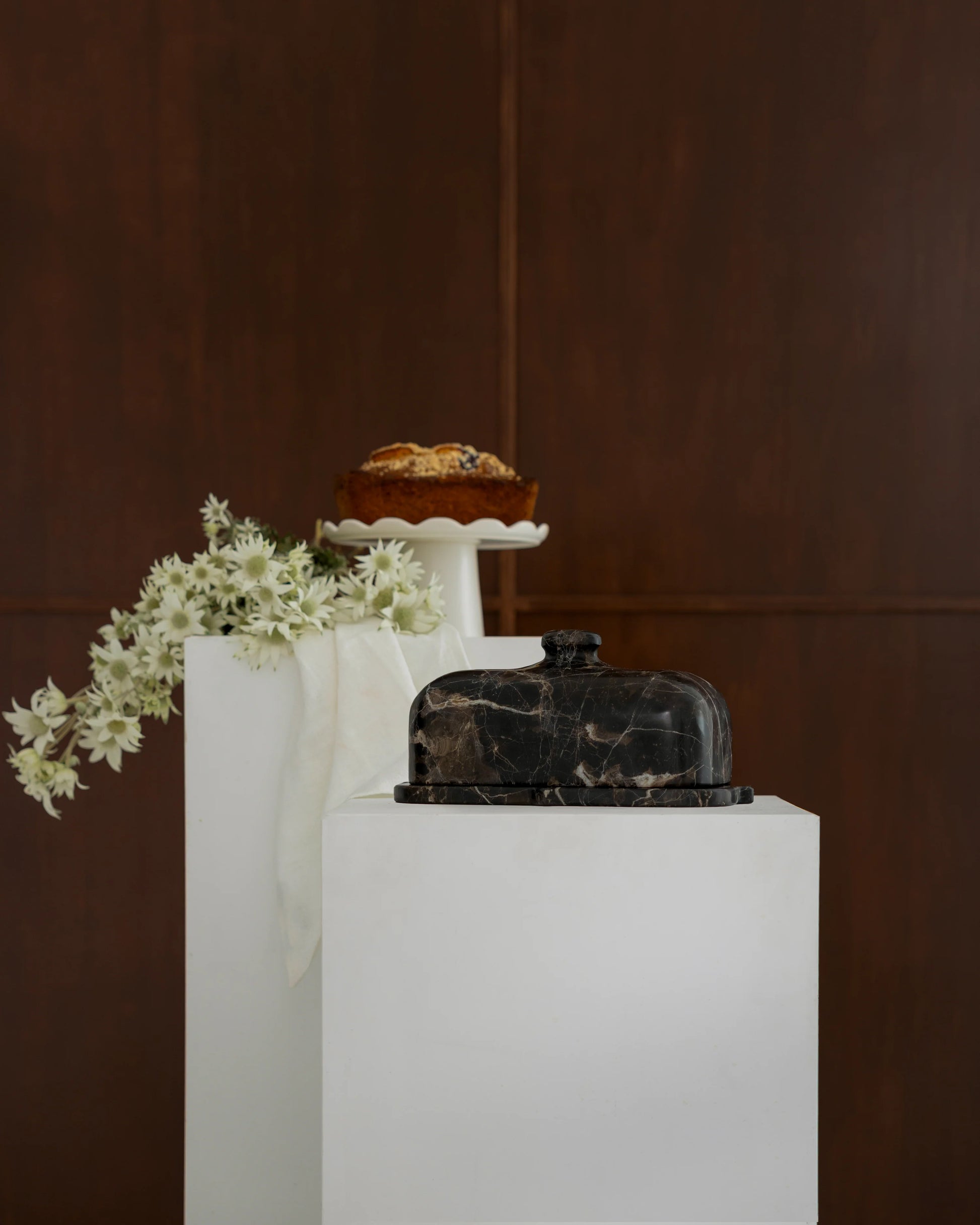 Grand Cameo Oblong Cake Tray