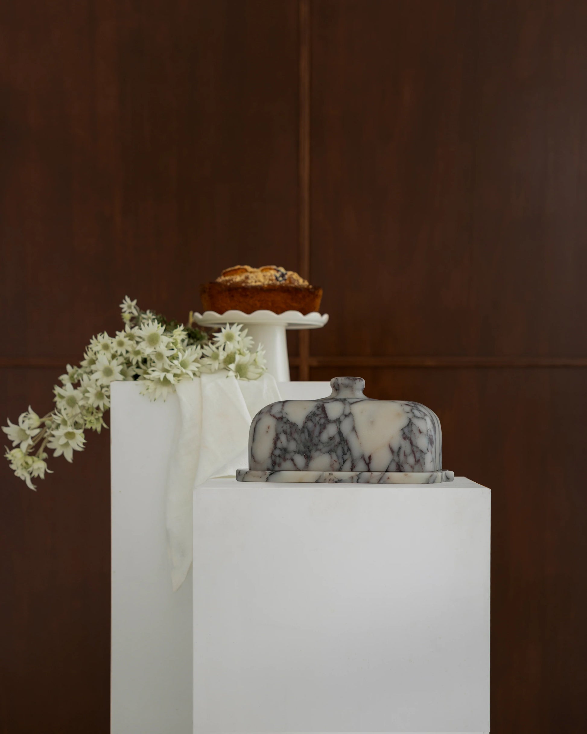 Grand Cameo Oblong Cake Tray