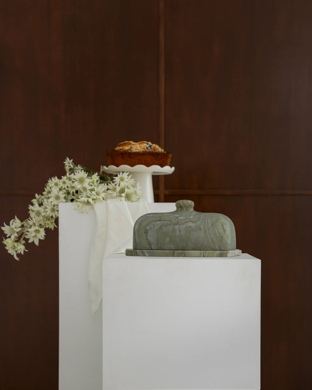 Grand Cameo Oblong Cake Tray