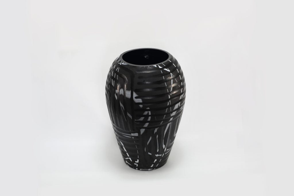 Ravelle Vase Obscura