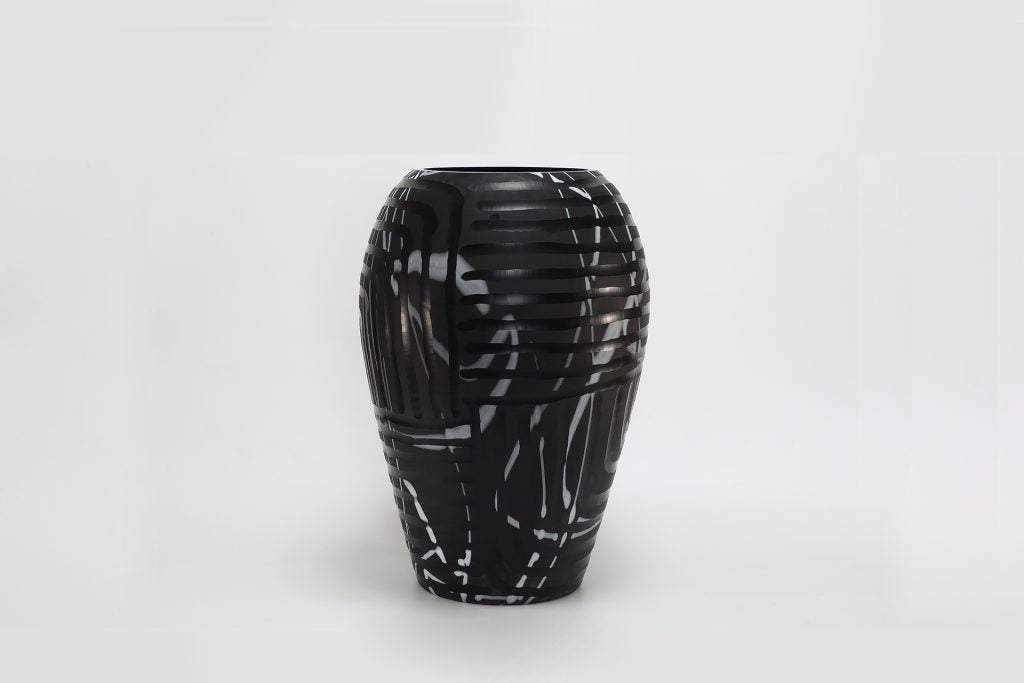 Ravelle Vase Obscura