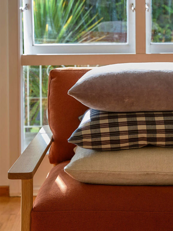 Folio Cushion in Lupin/Nile