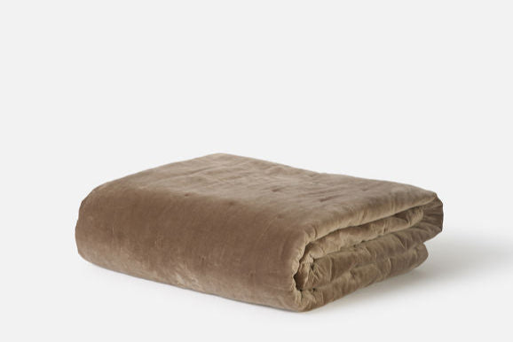 Velvet Quilt in Doe
