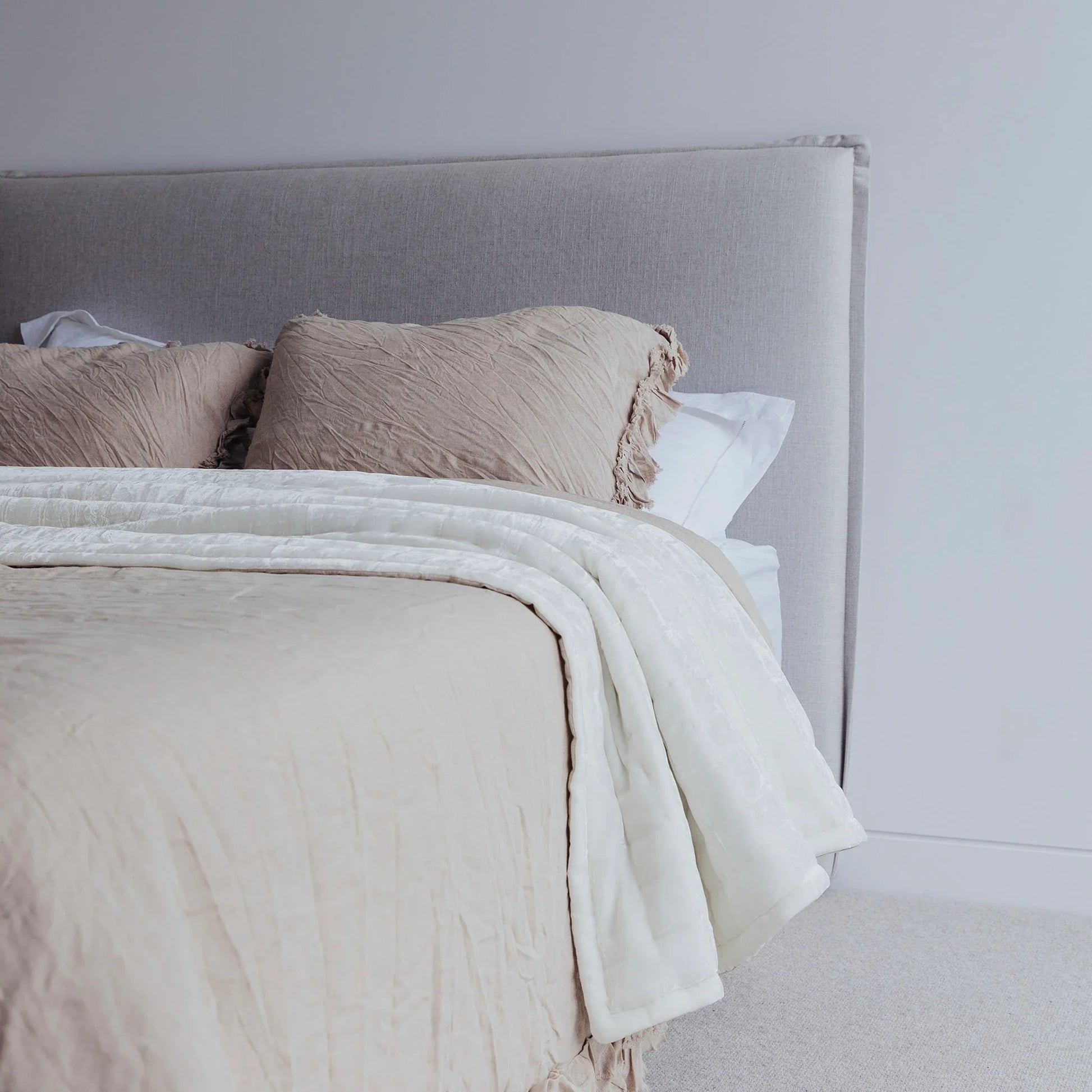 Tempt Silk Velvet Throw in Snow White