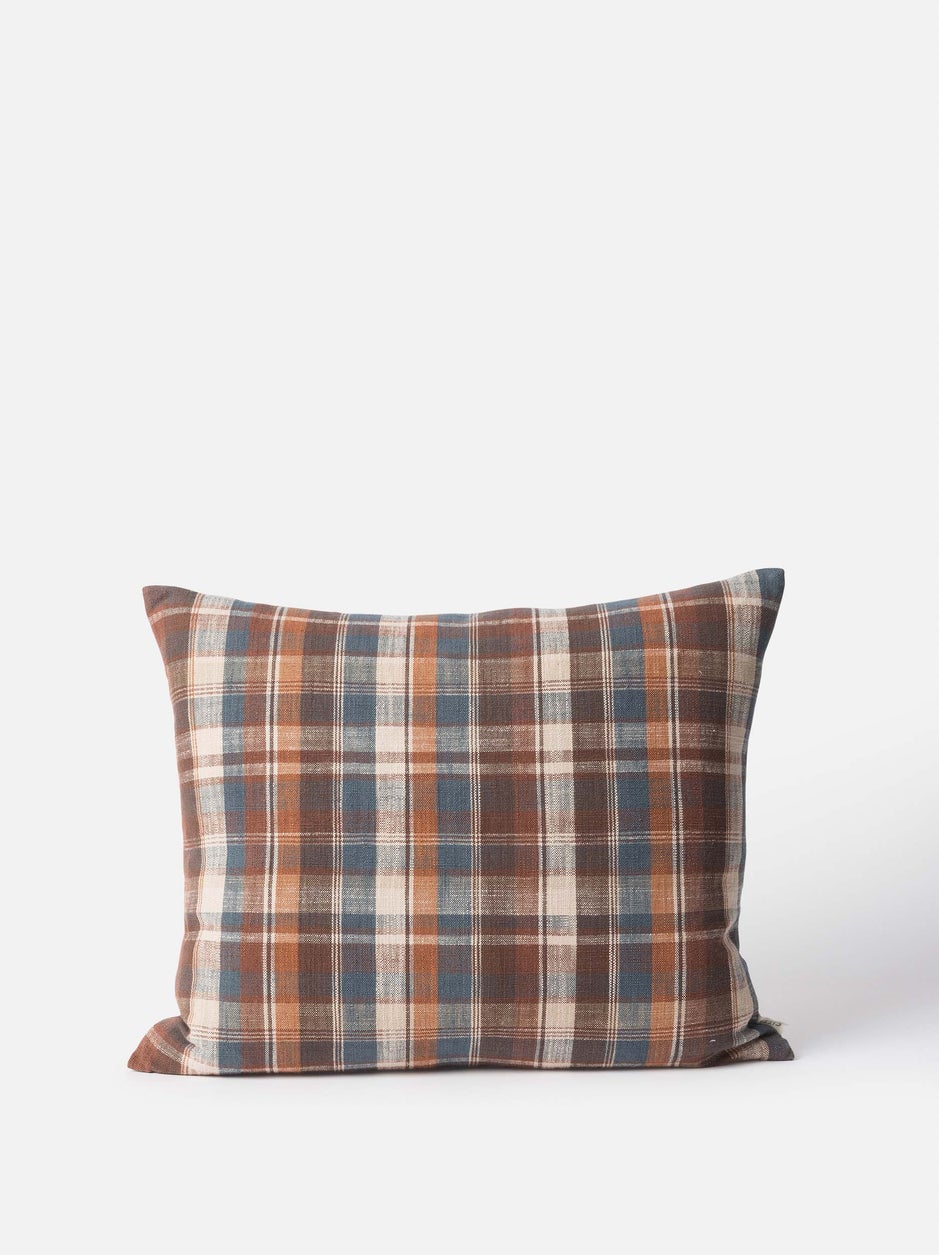 Tasman Woven Cushion in Raisin