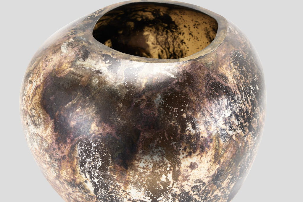 Pharoh Vase Carbon Gold