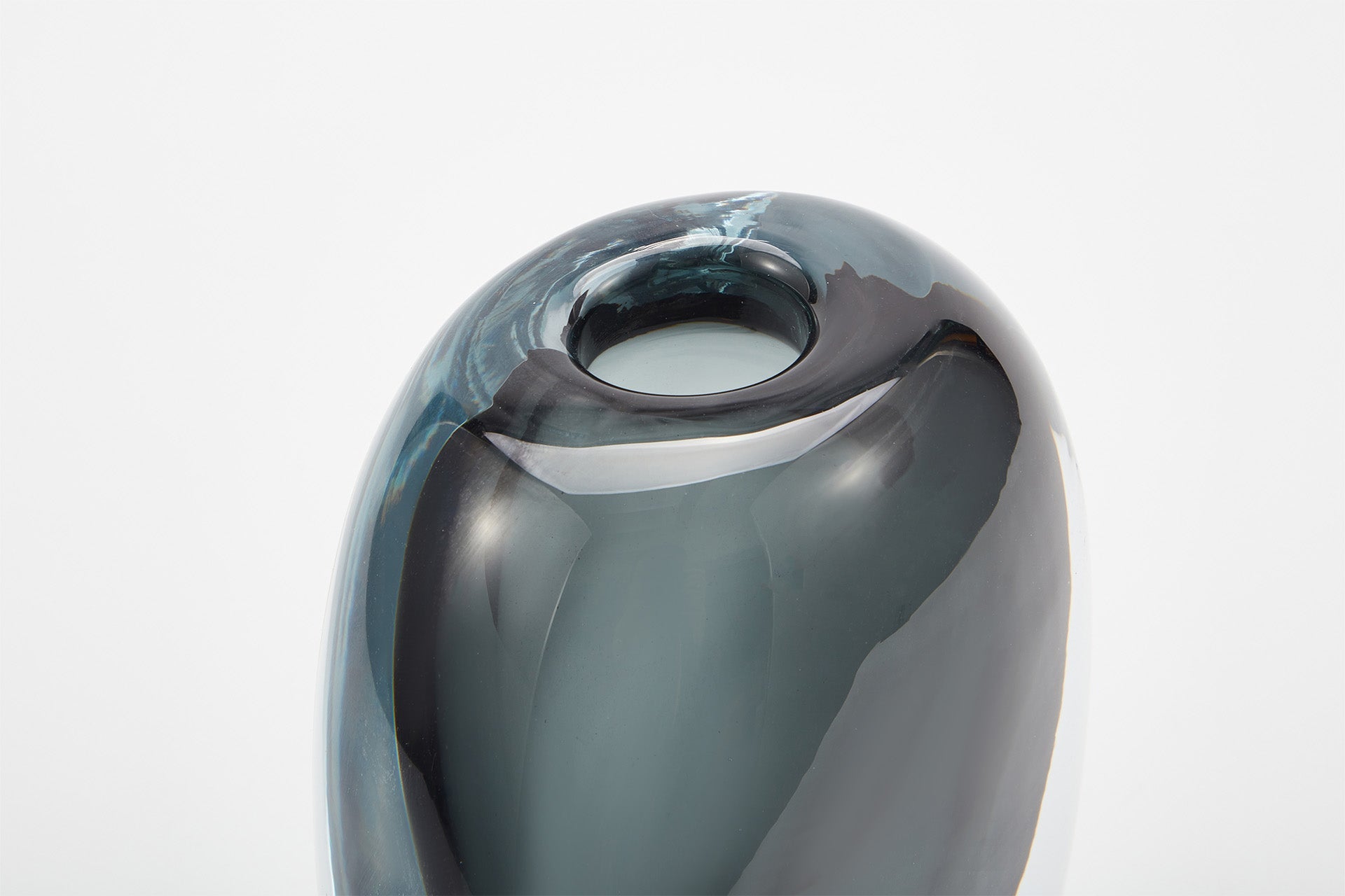 Perle Vase in Smoke