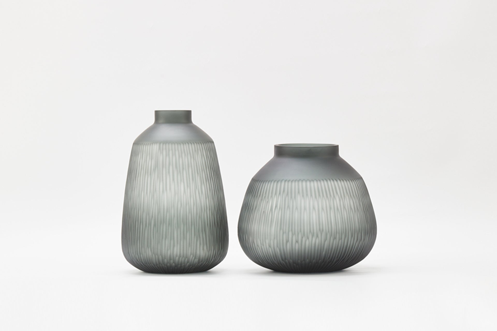 Tuber Vase in Smoke