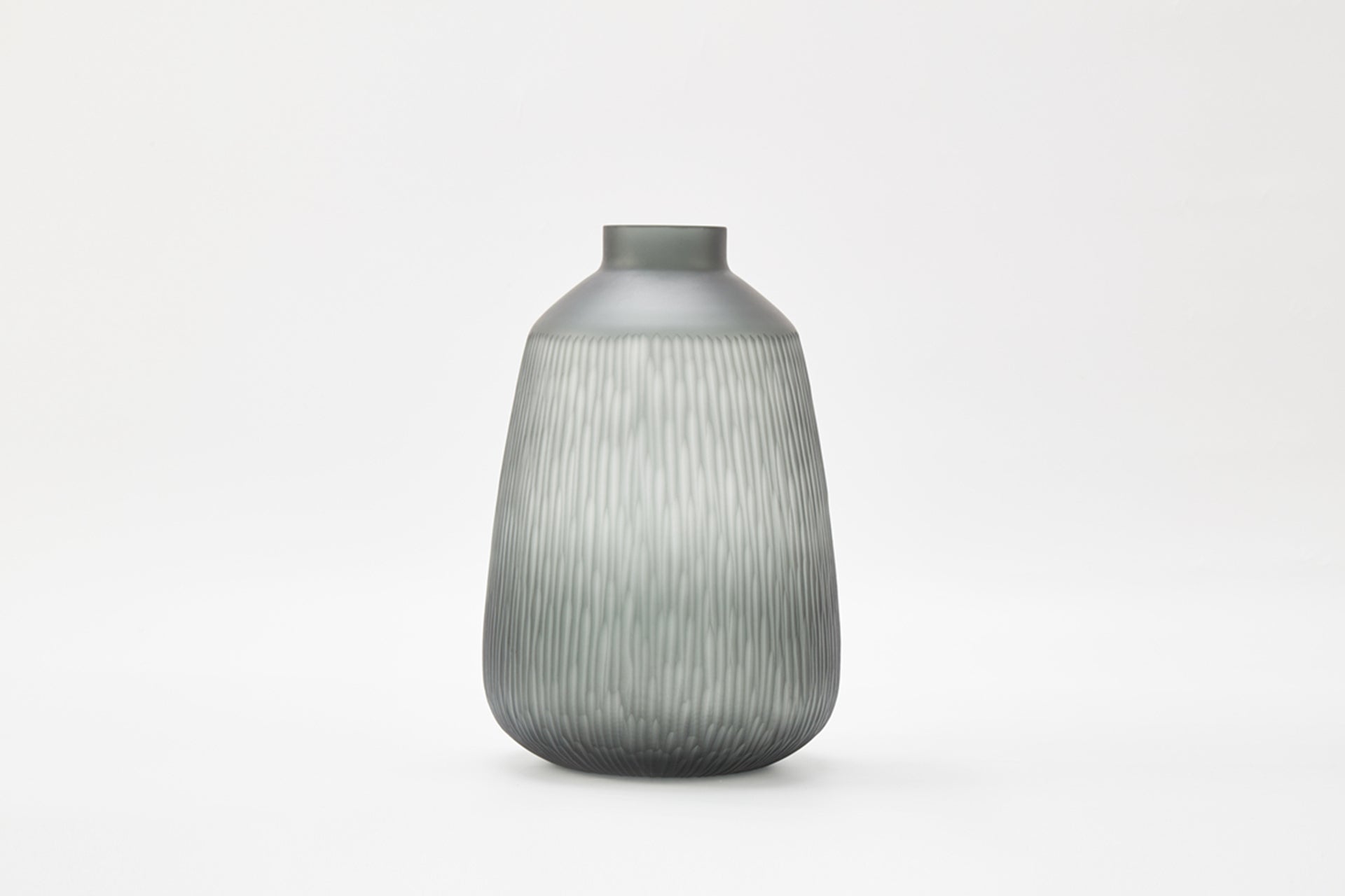 Tuber Vase in Smoke