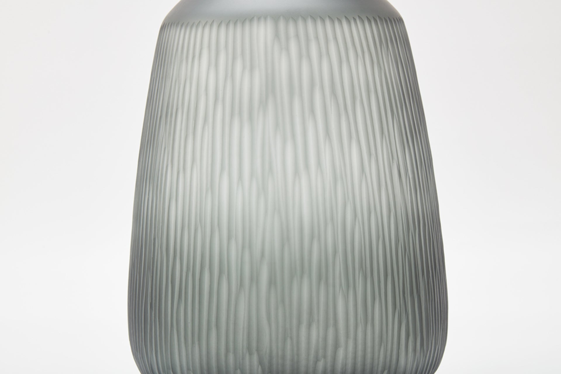 Tuber Vase in Smoke