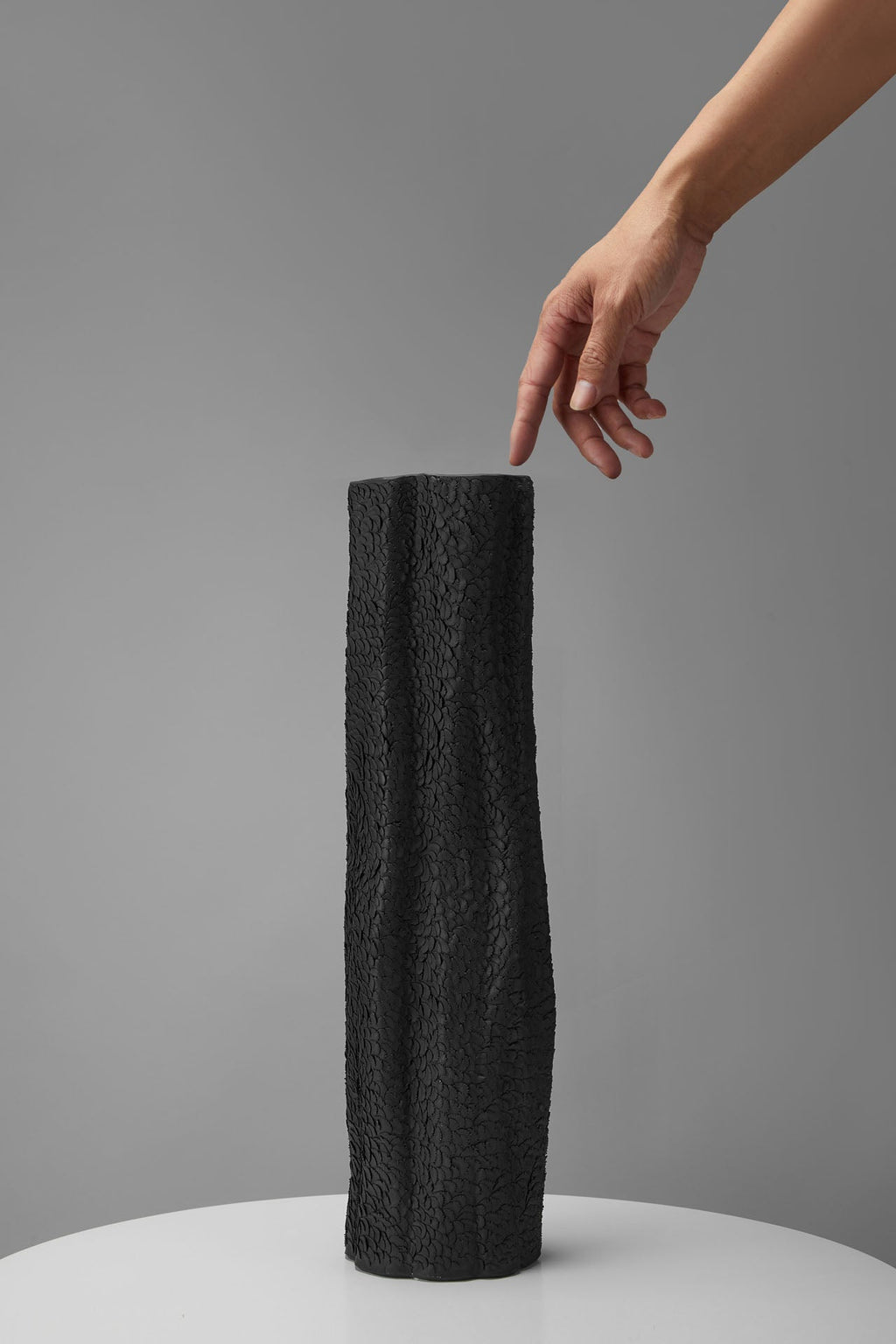 Alysium Vase Large Ebony