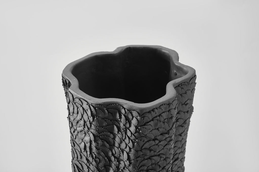 Alysium Vase Large Ebony