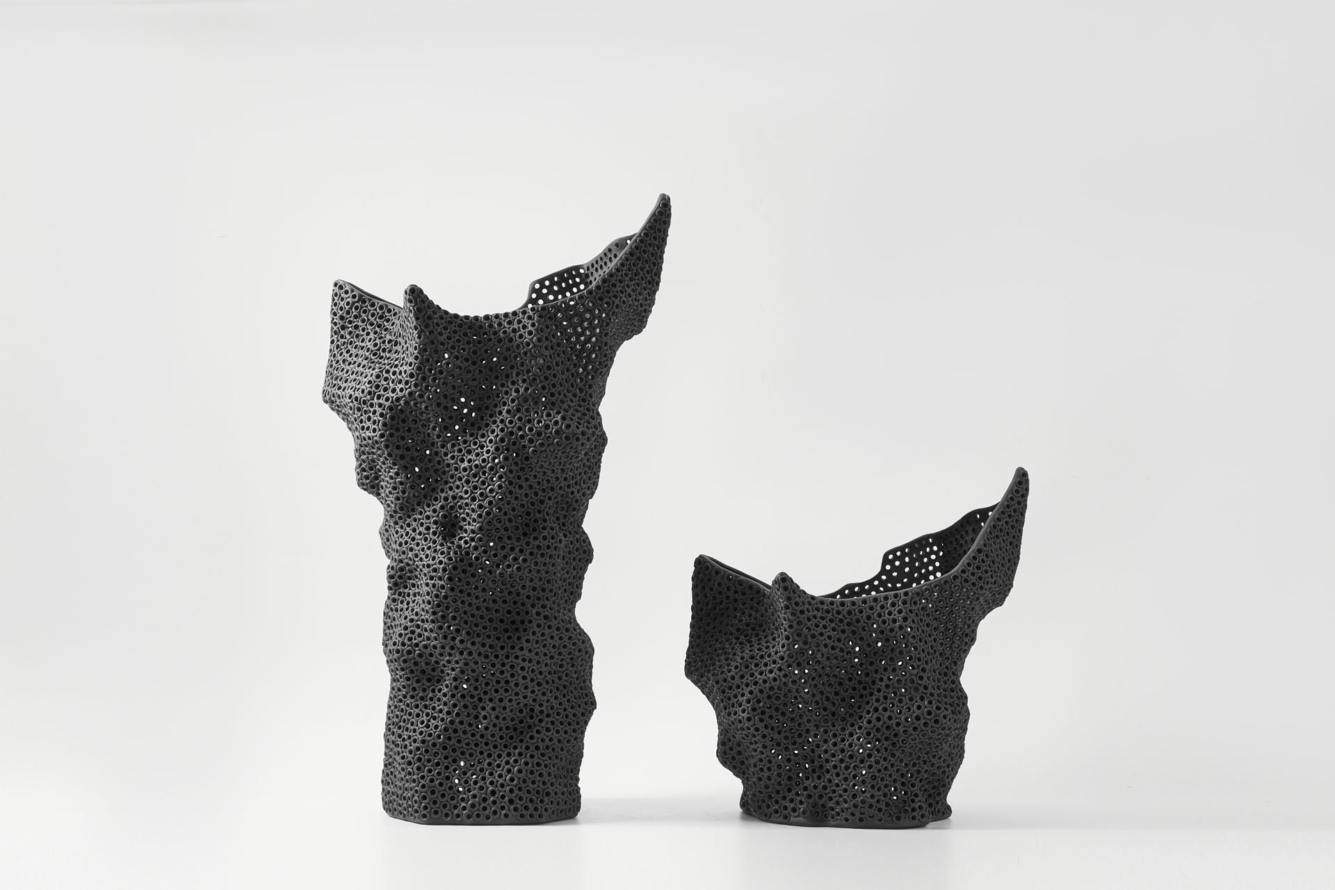 Corallia Vase Ebony